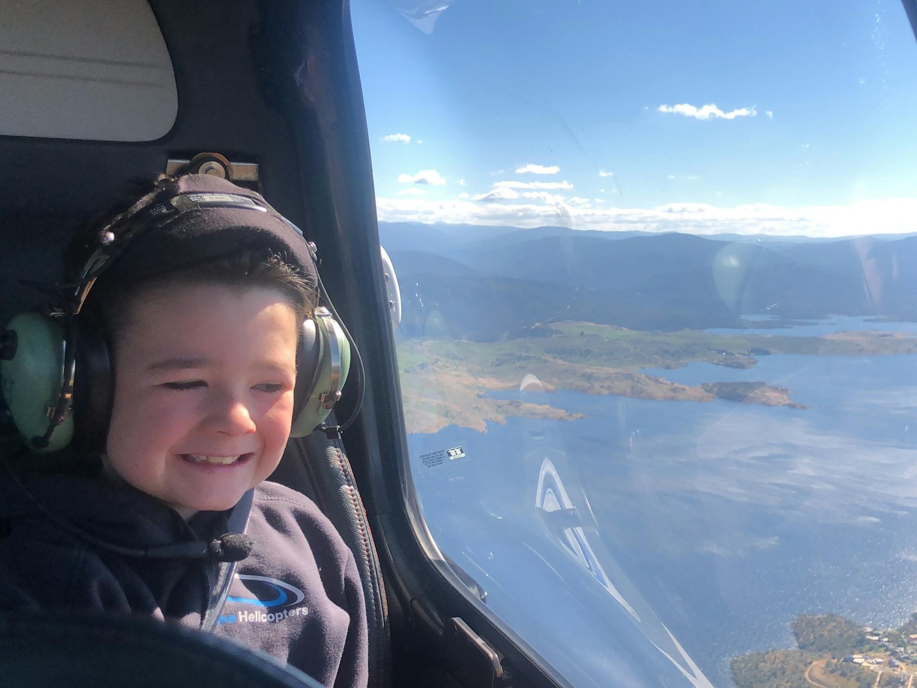 Lake Jindabyne Scenic Flight. Kids enjoying the art of flight.