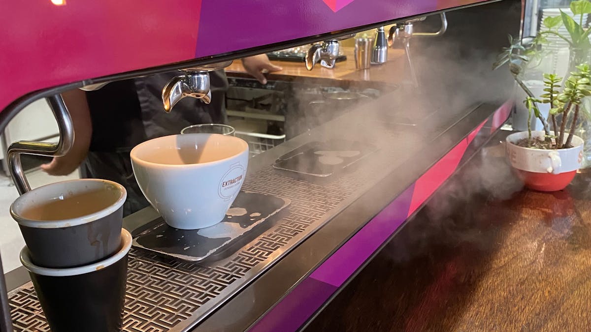 Photo showing the front of the Aremde coffee machine