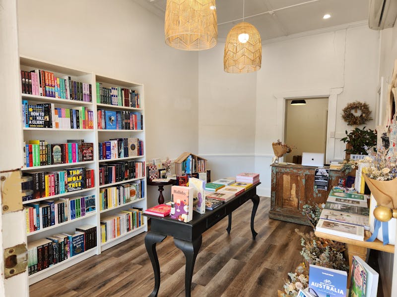 Cosy and beautiful bookshop with all book lovers needs.