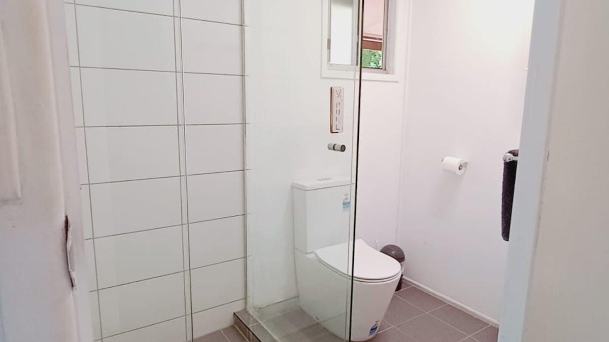Deluxe Cabin Bathroom