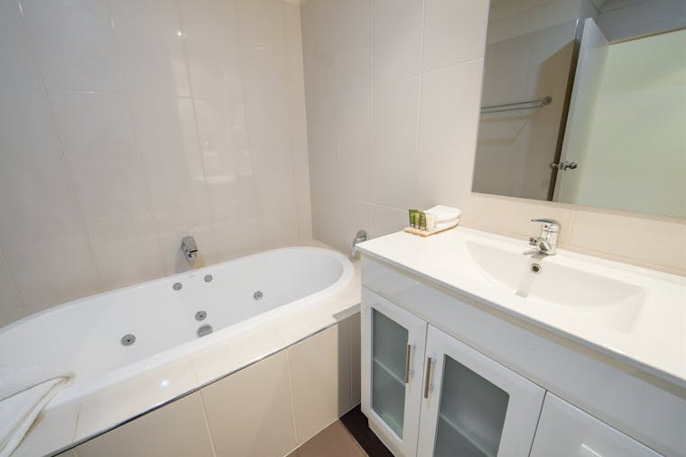 Studio Spa Room