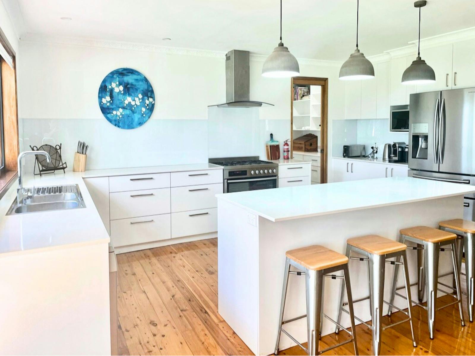 Large Modern Kitchen With Open Plan Living Suitable for Groups and Families Up To 13 People