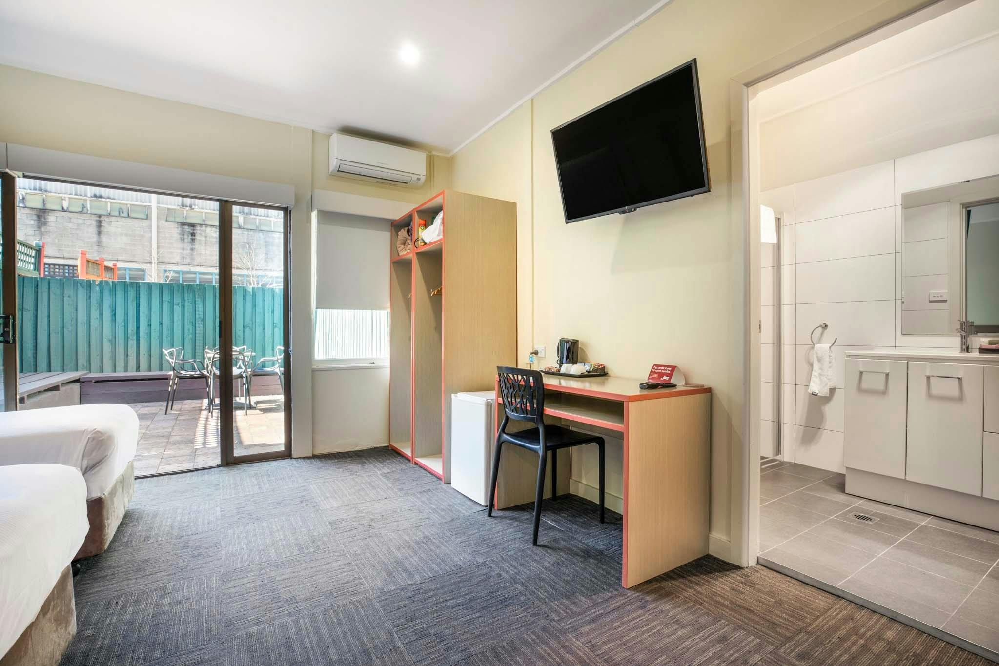 Nightcap at High Flyer Hotel