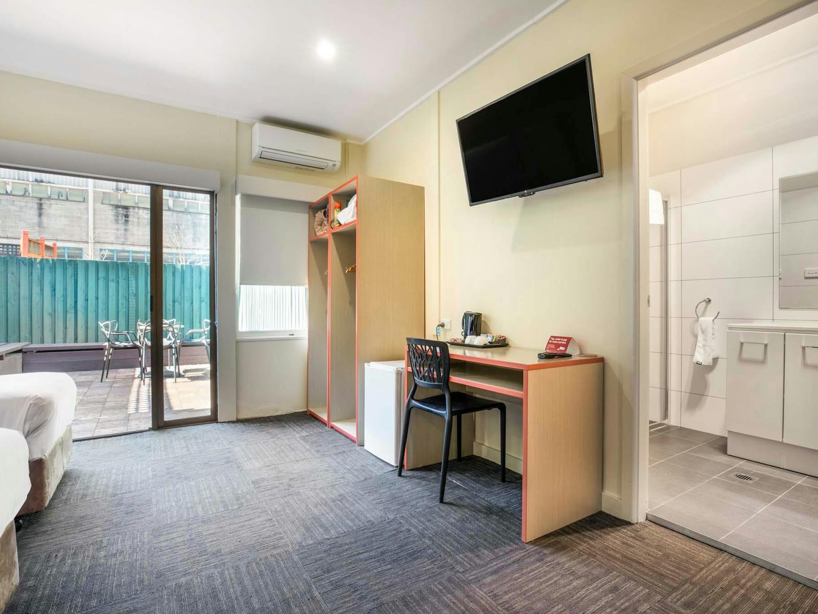 Nightcap at High Flyer Hotel