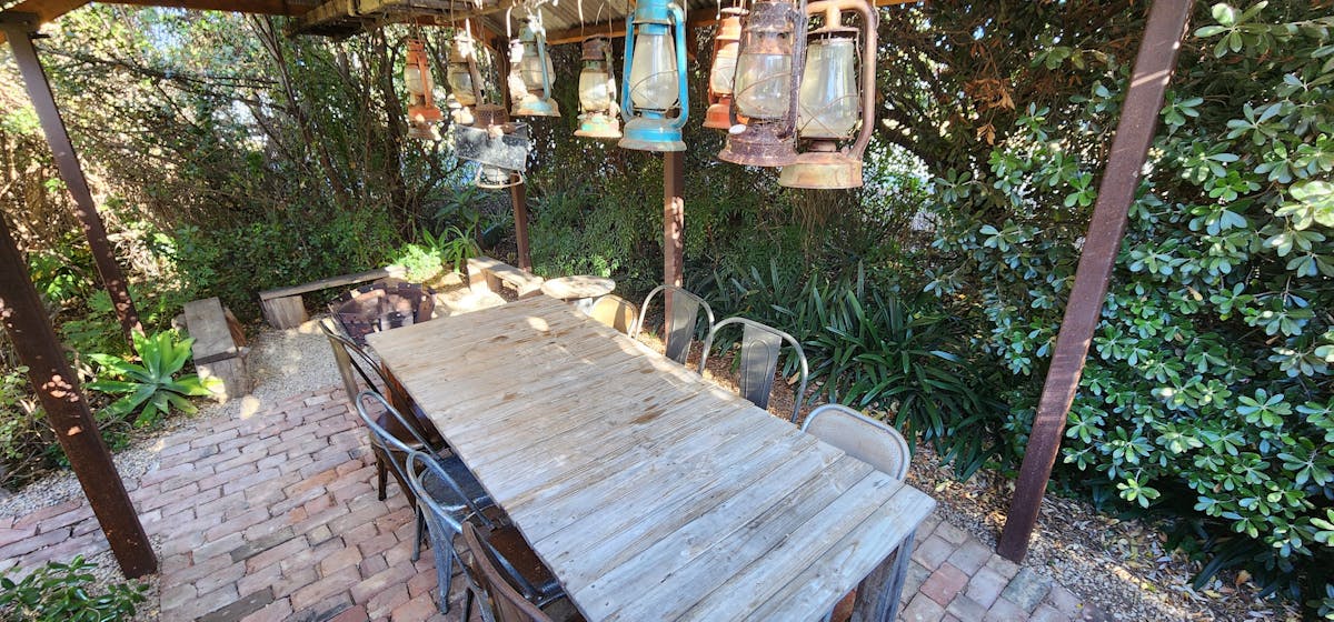 Front outdoor area