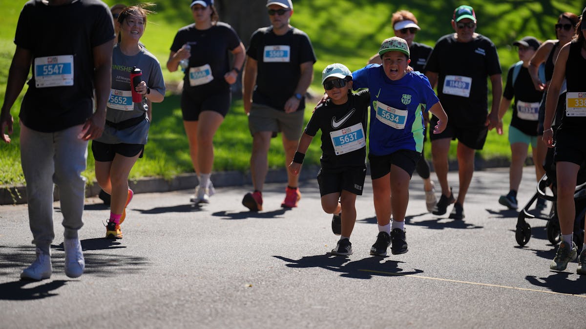 kids running