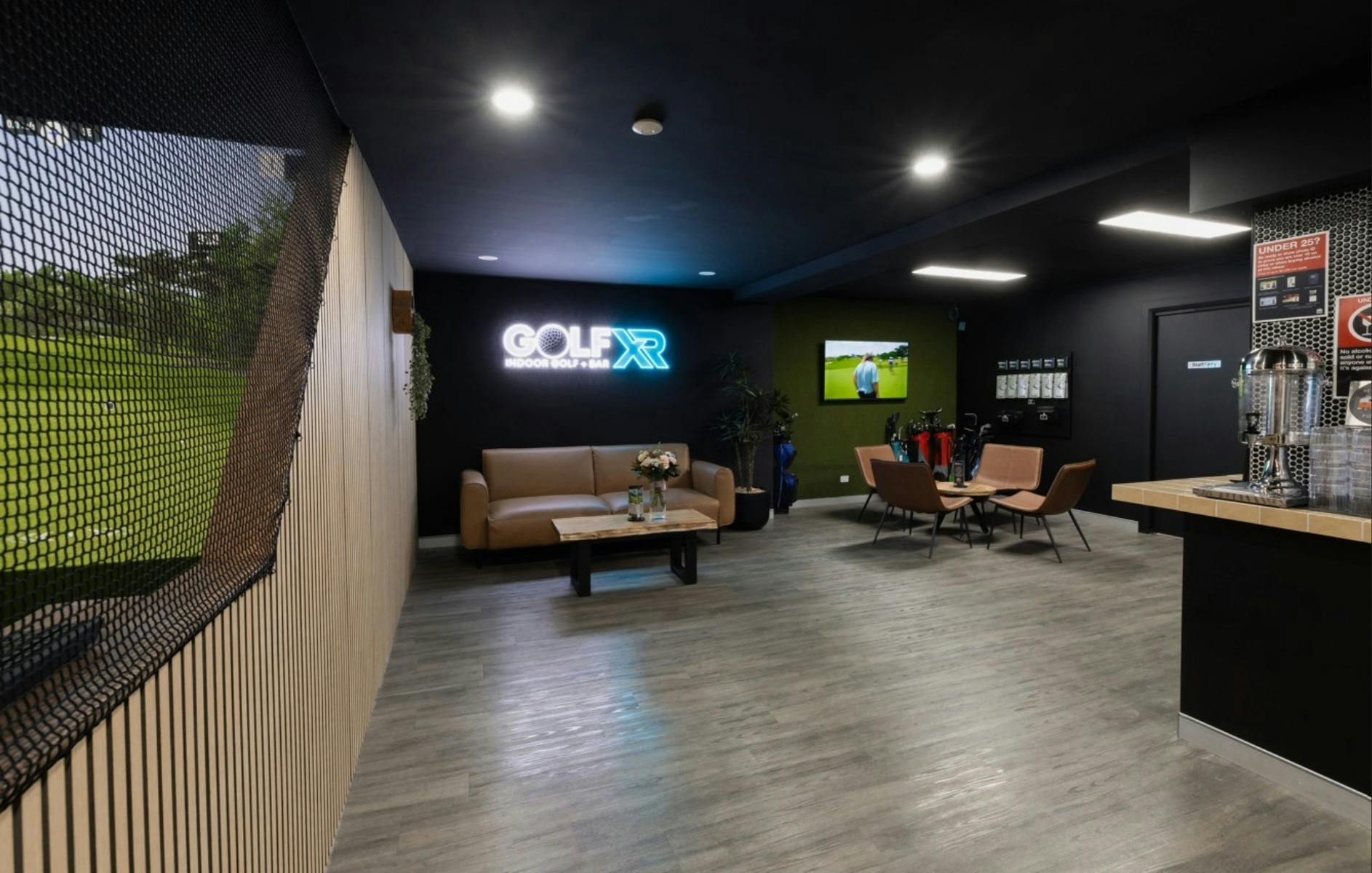 Bar and lounge area