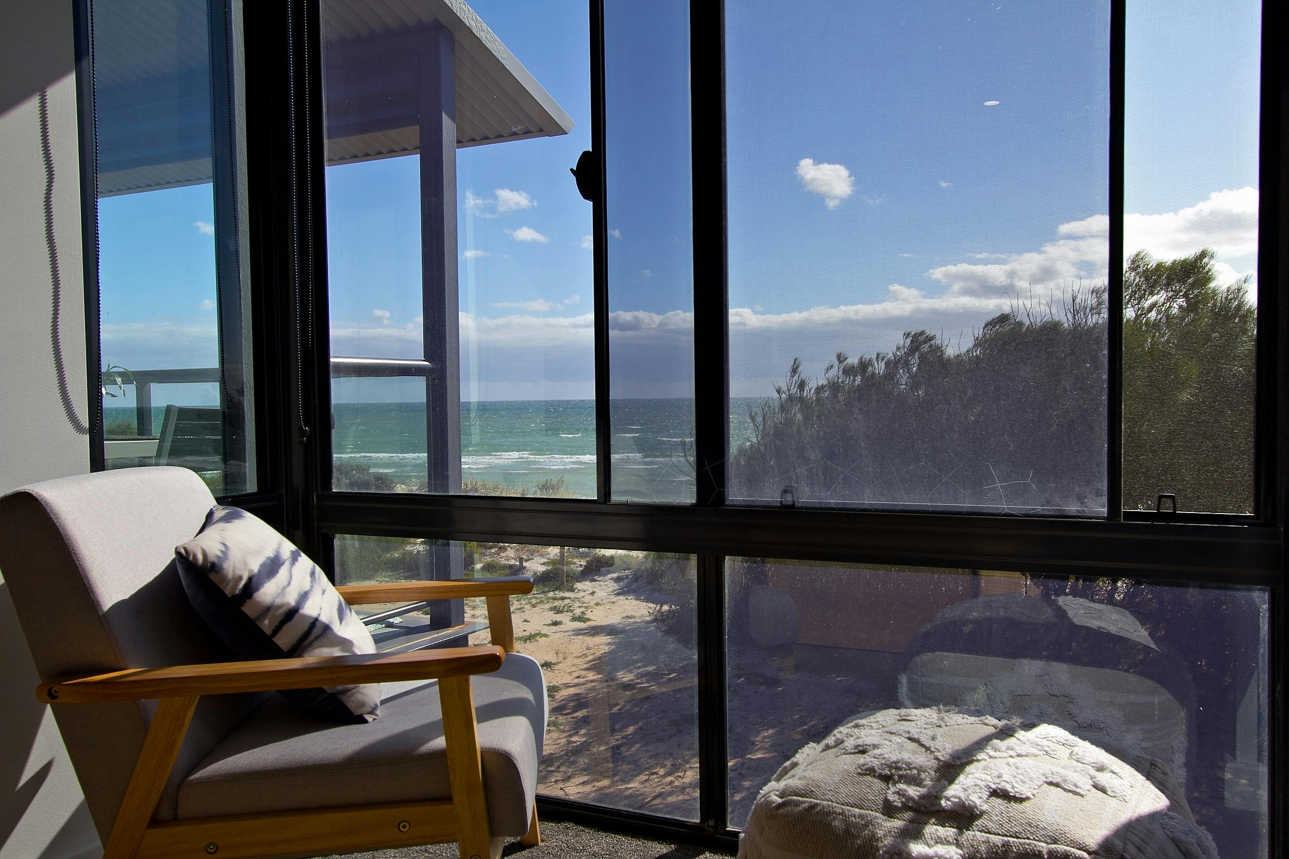 Oceanview reading nook, relaxing or snooze nook