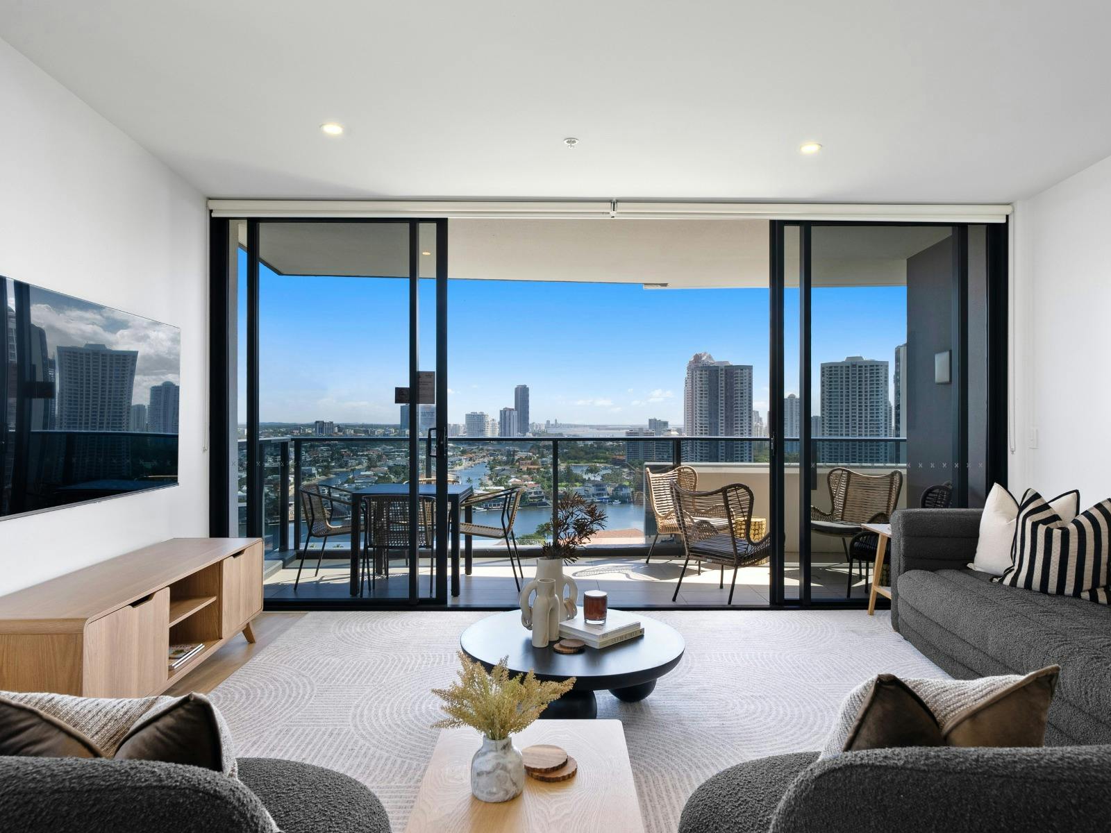 Lounge and balcony Lounge and balcony