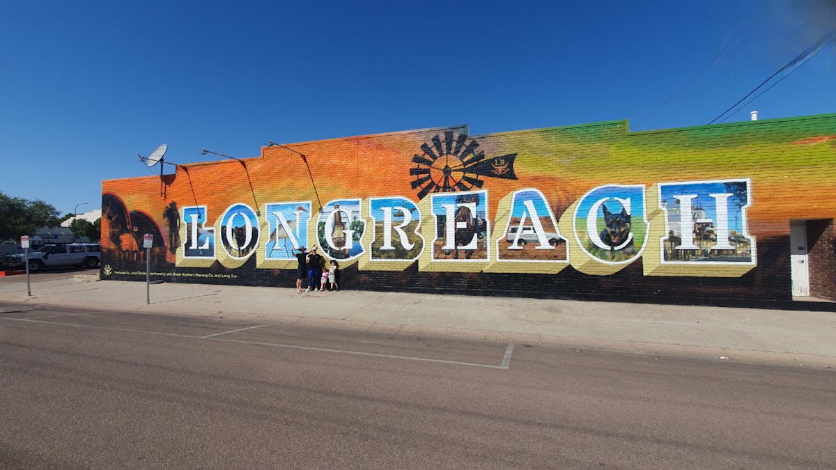 I hour tour of Longreach - how we live out here, history and some quirky things around town