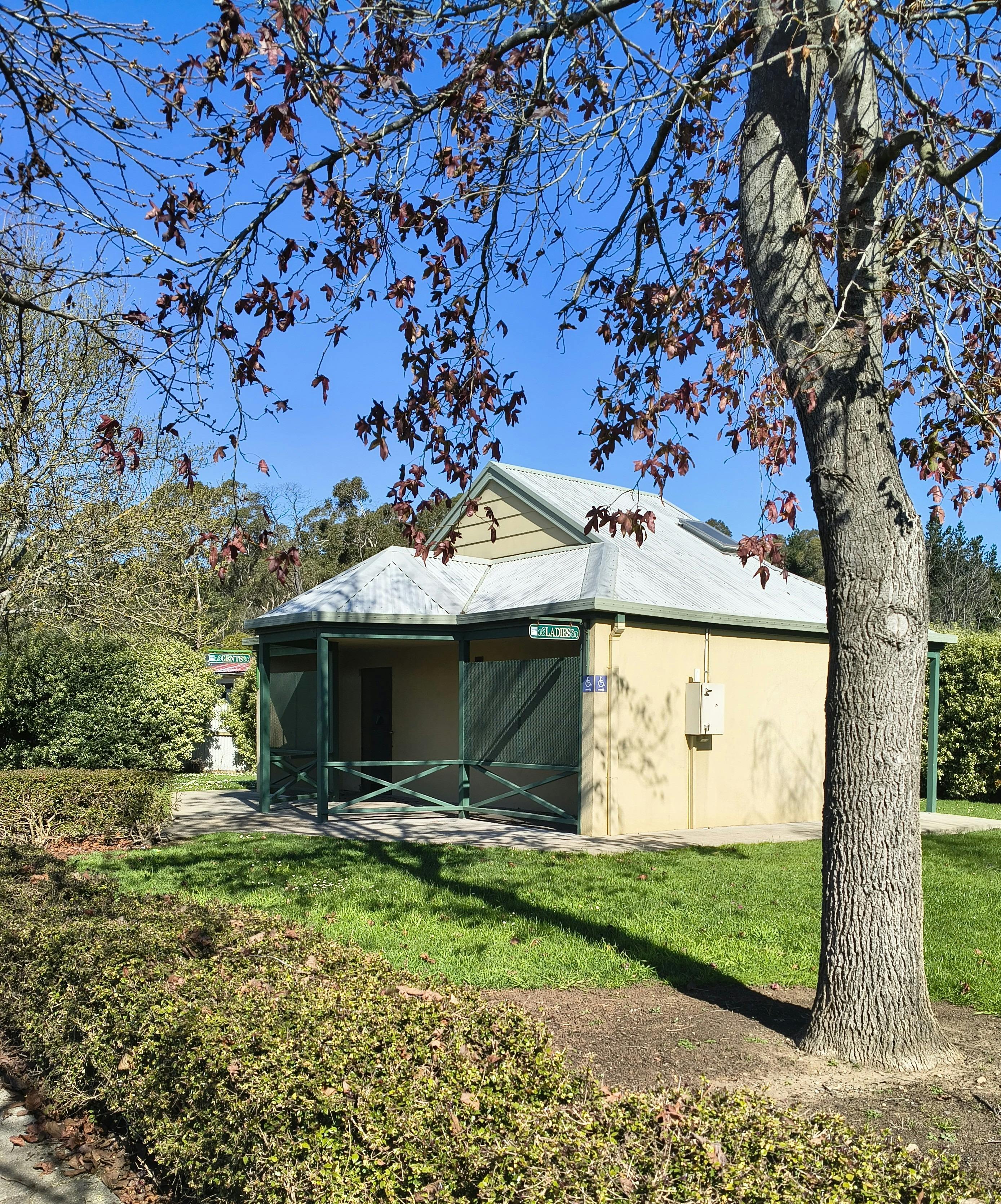 Lions Park, Railton