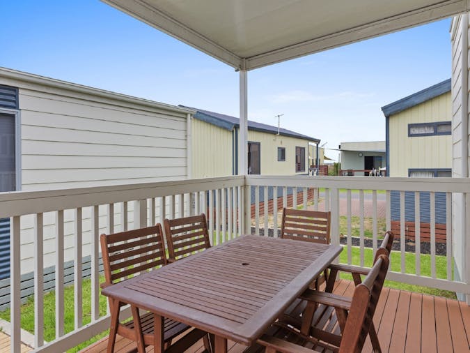 Deluxe 2 Bedroom Cabin Sleeps 4