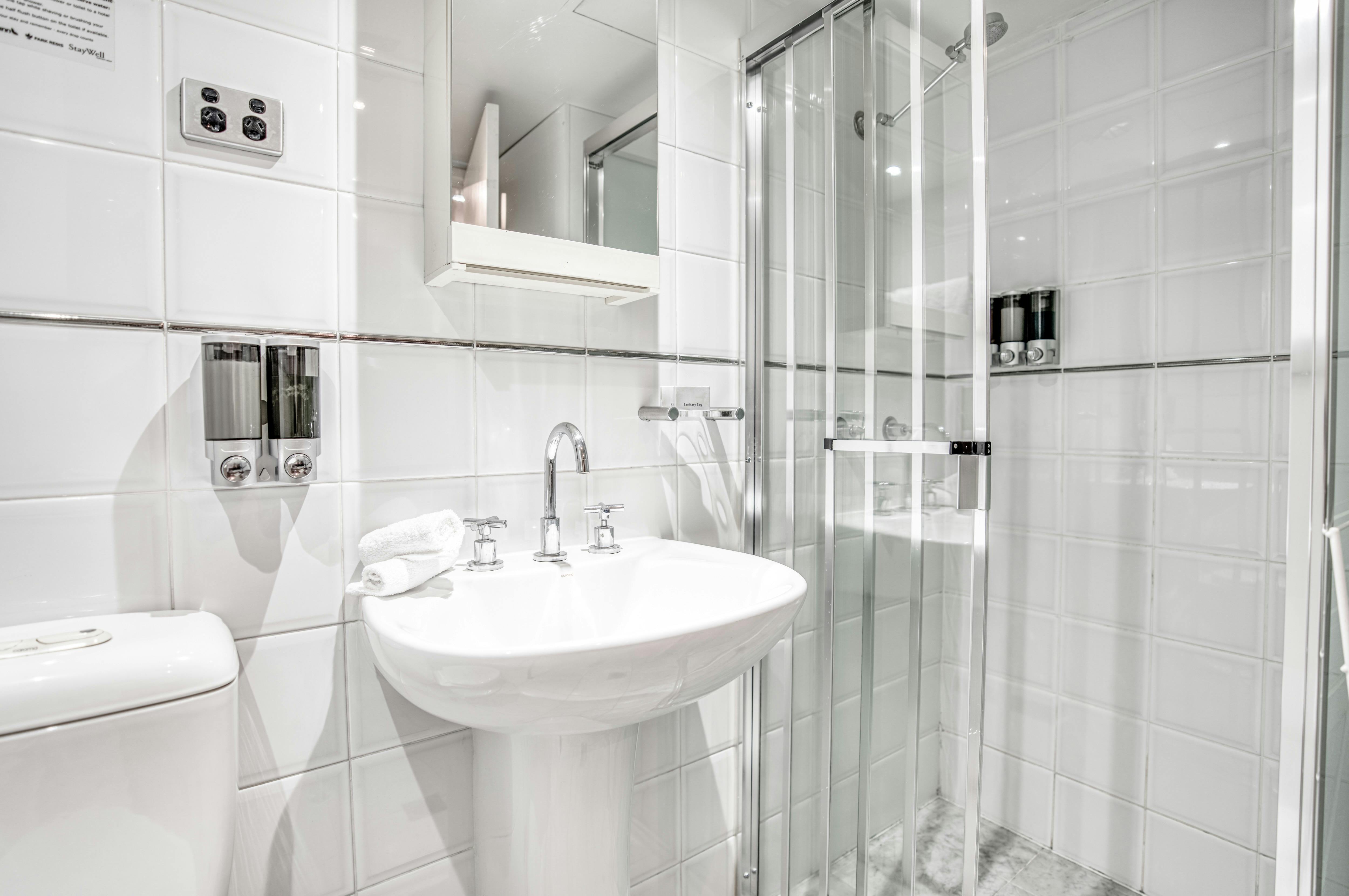 Studio Park Regis Cremorne Studio Bathroom