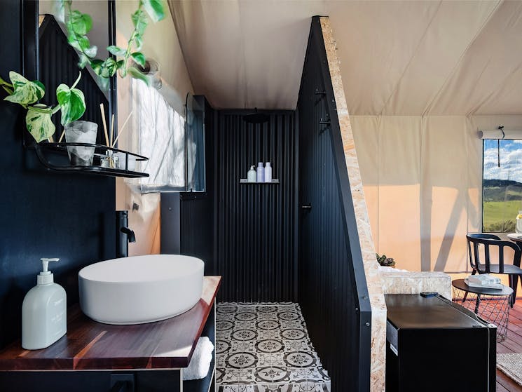 Black Prince Safari Tent Bathroom