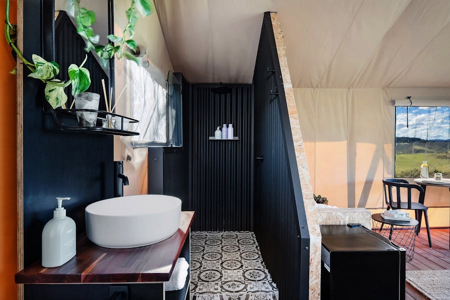 Black Prince Safari Tent Bathroom