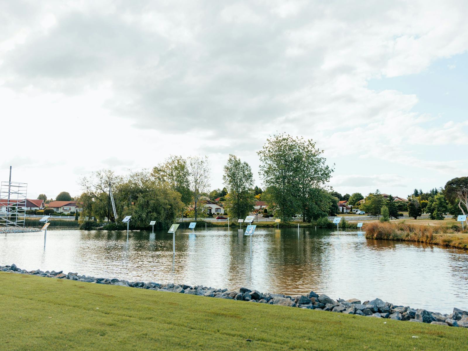 Targets at Splash Golf Grindelwald. Targets on Water to hit with balls and win prizes.