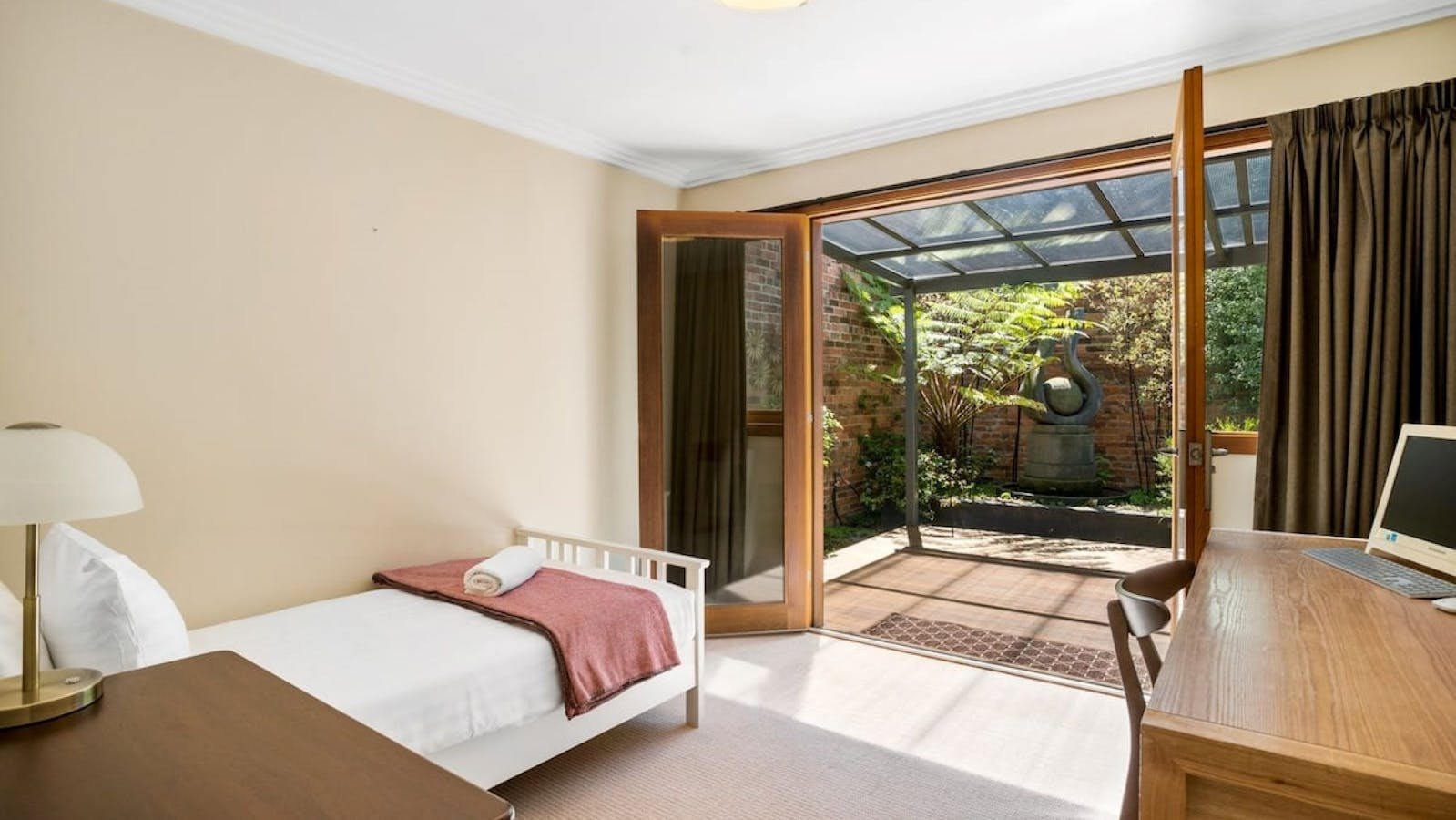 Single Bed overlooking the garden