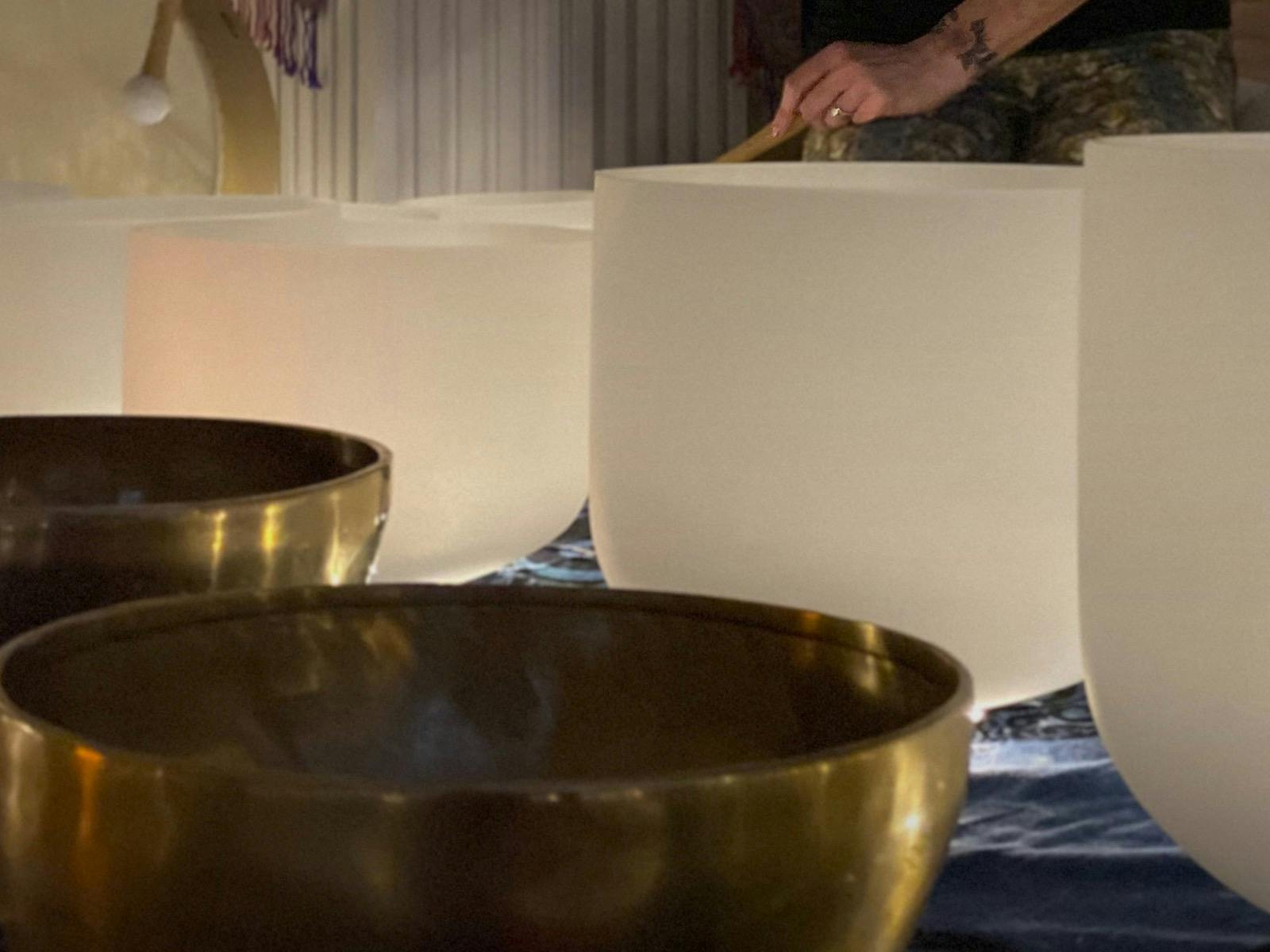 Picture of crystal singing bowls and Tibetan singing bowls