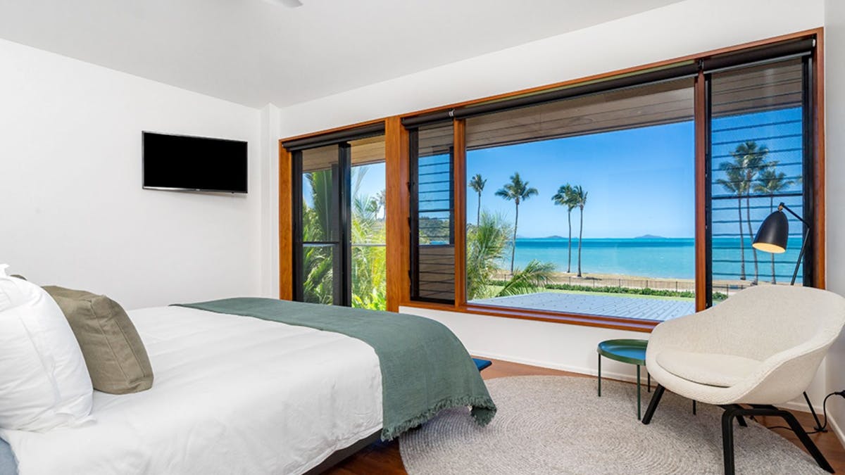 YangaroYangaro luxury villa - beachfront venue with ocean views