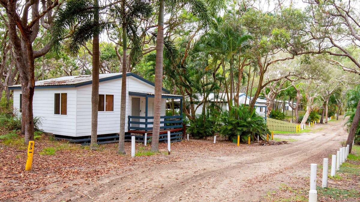 Self contained cabins. Self up to 6 people.
