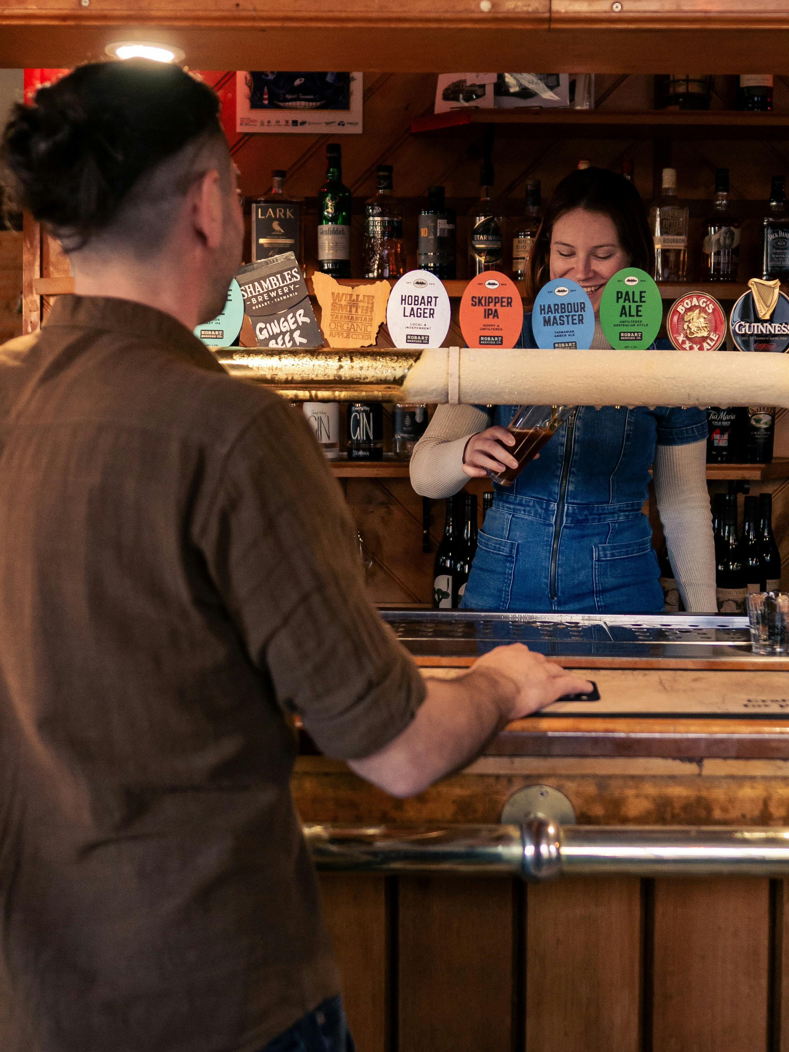 Hope and anchor bar