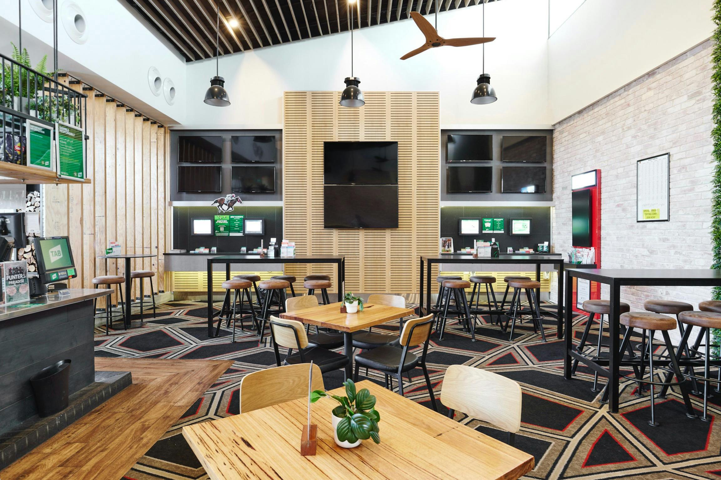 The Blue Gums Hotel - Sports Bar