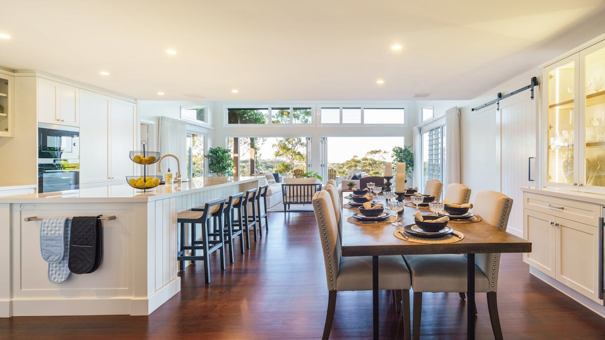 Kitchen complete with quality appliance
