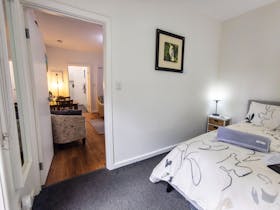 Coonawarra Experiences Queen Bedroom