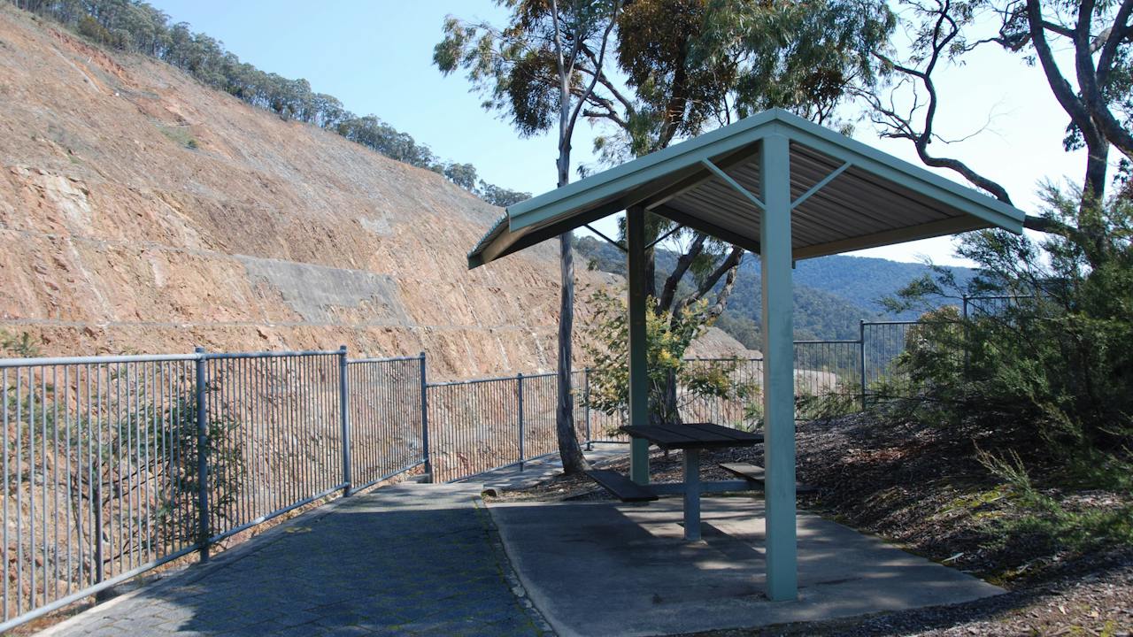Dartmouth Dam Wall Picnic Area
