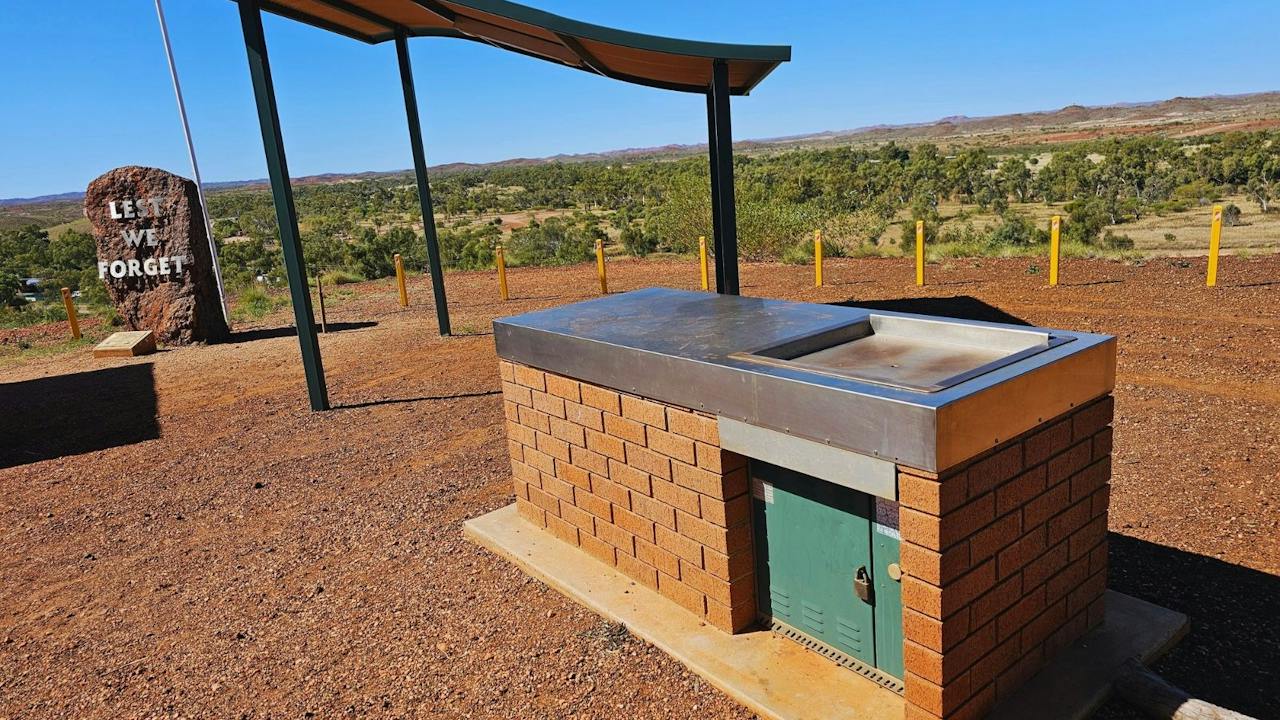 Lynas Lookout, Nullagine