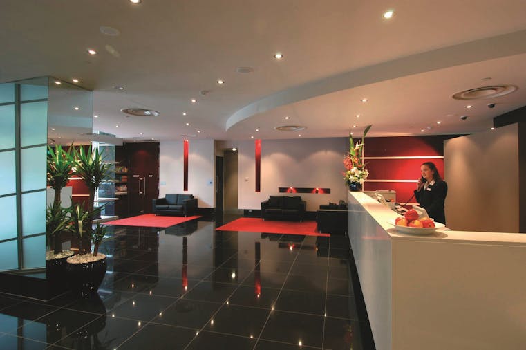Oaks Adelaide Horizons Suites
