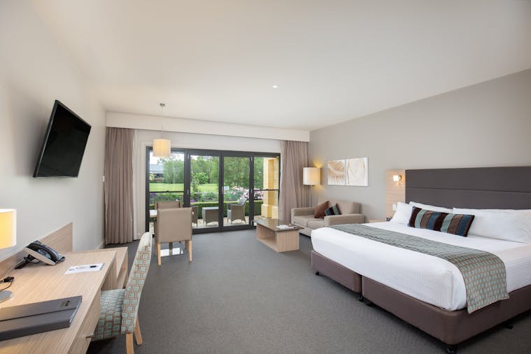 Premier King Spa Suites