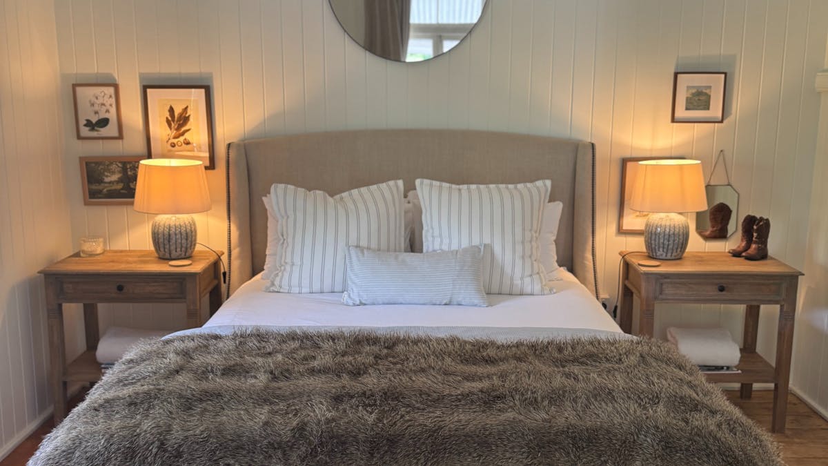 comfortable bed and bedding