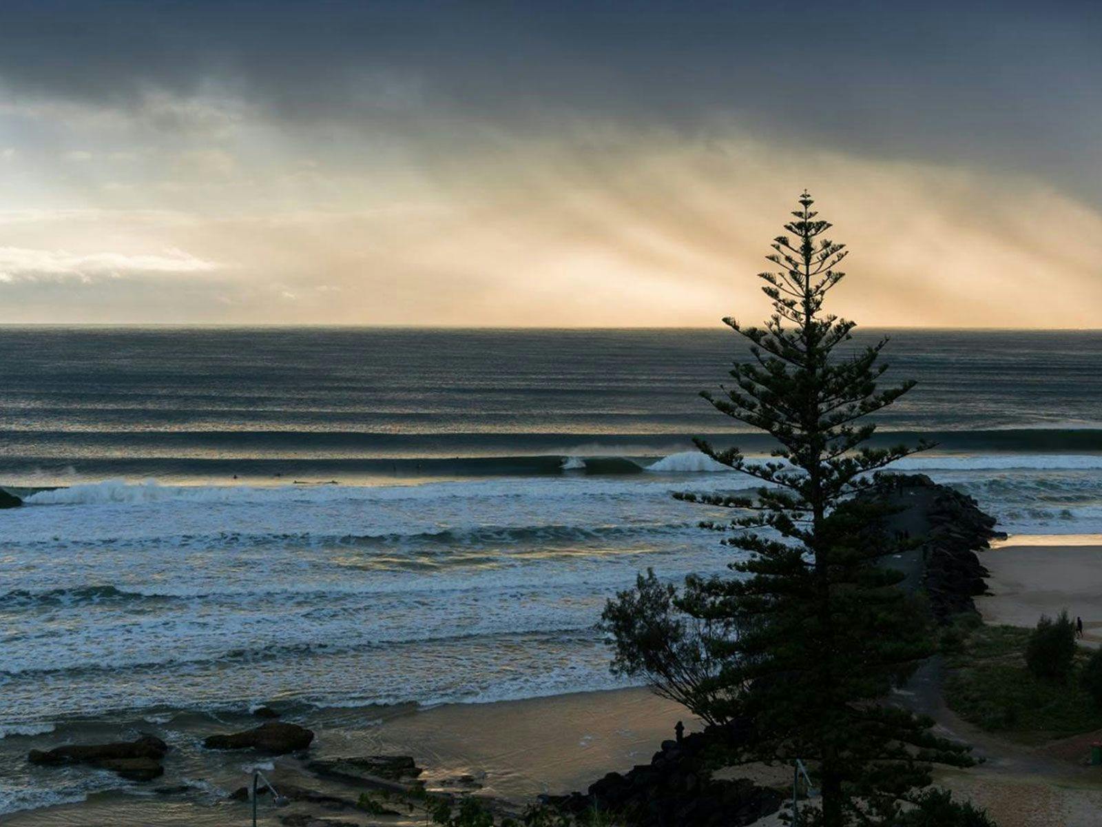 Kirra in all its glory
