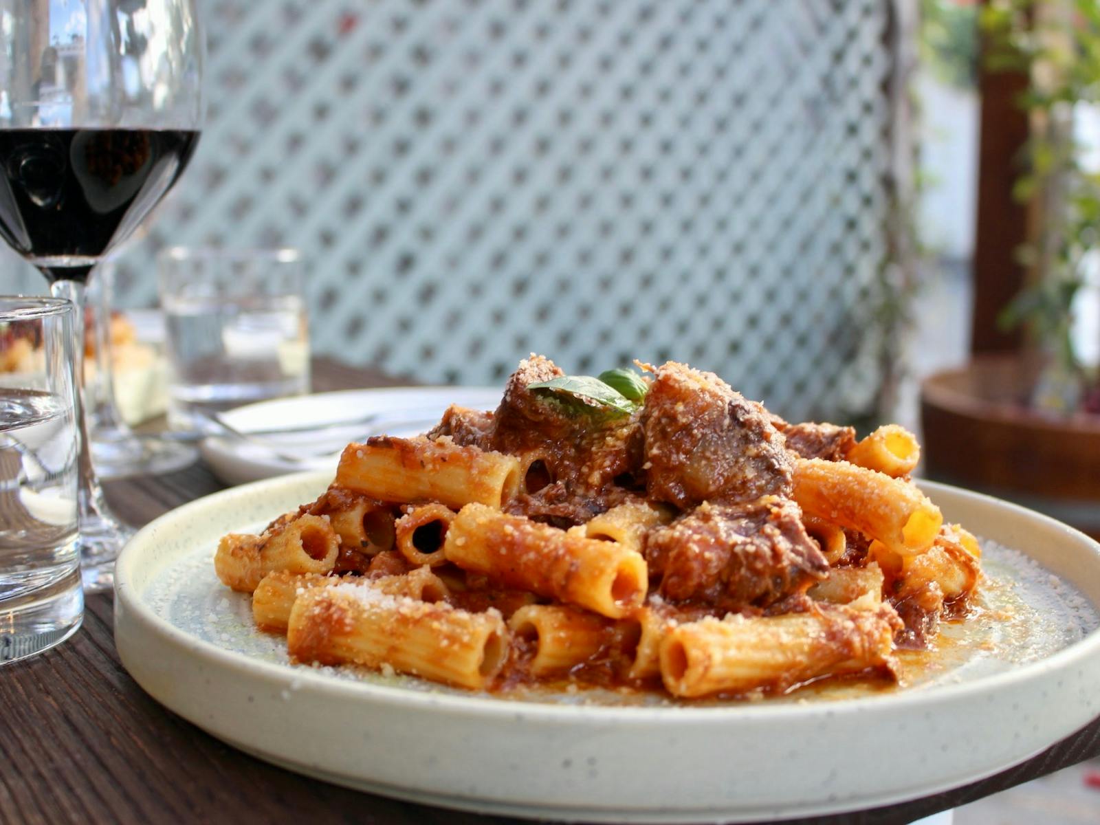Maccheroni Al Ragù Napoletano