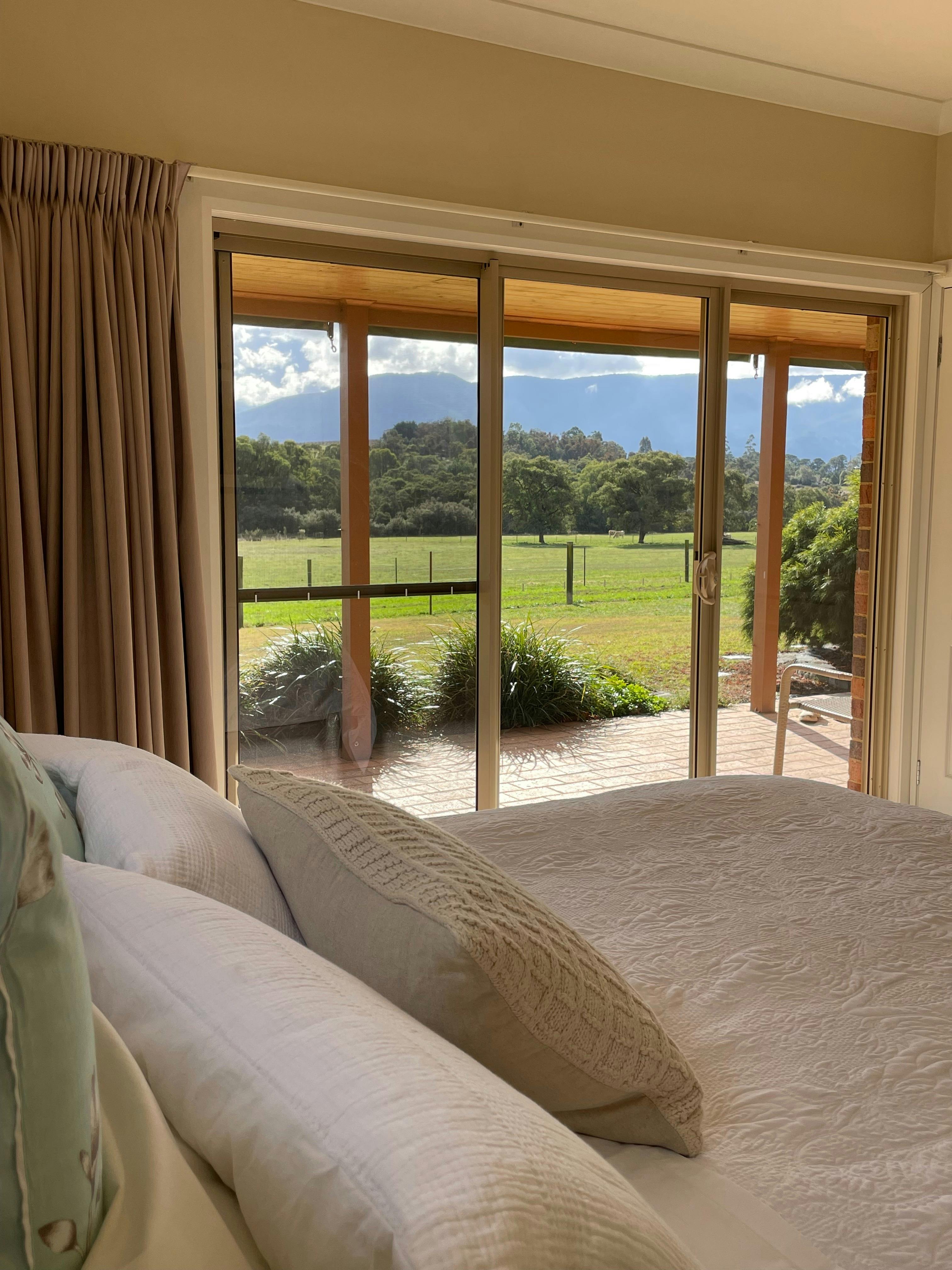 Vista 2 - drop your bags and take in the views.