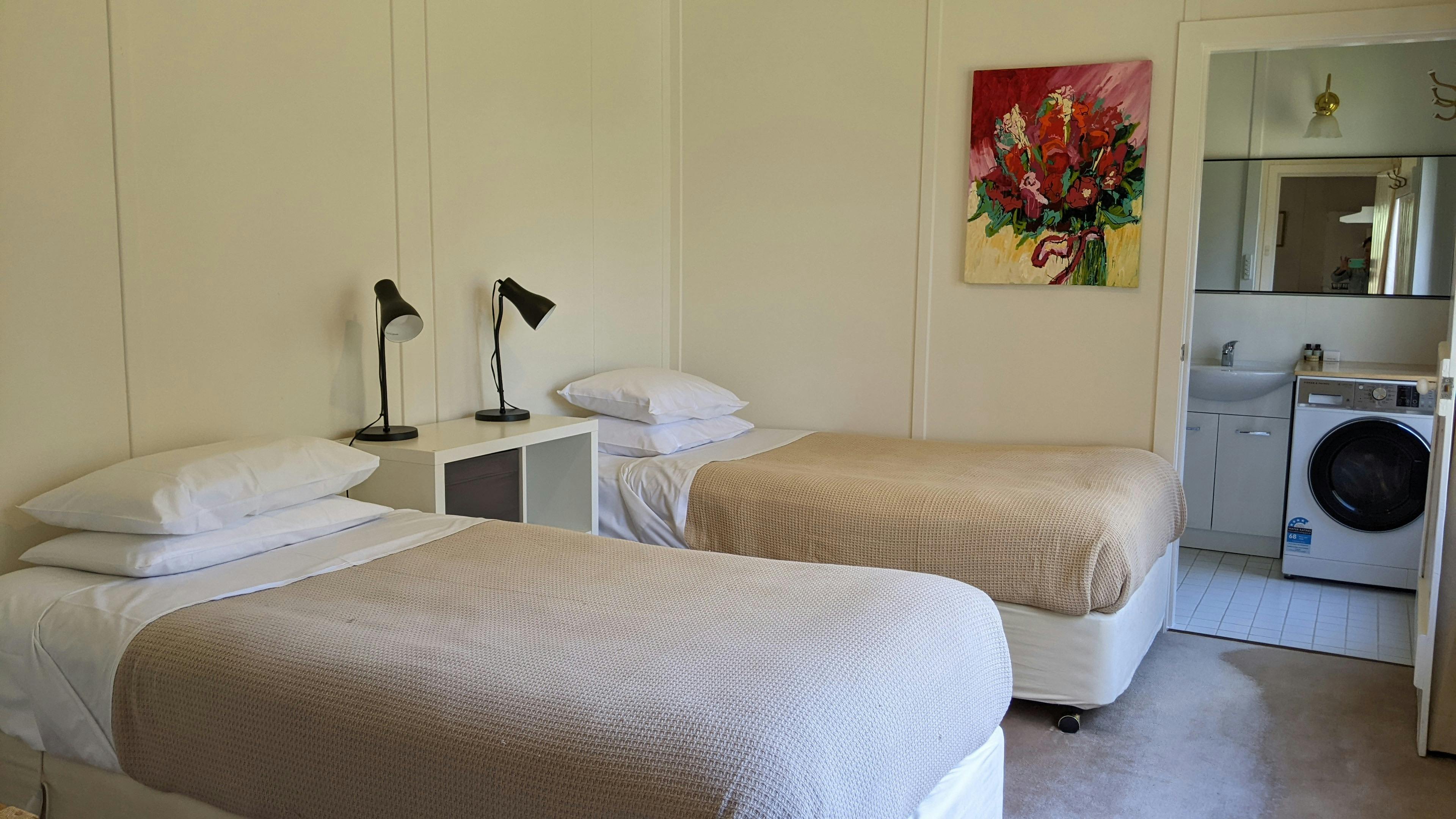 Cottage - 2 singles bedroom