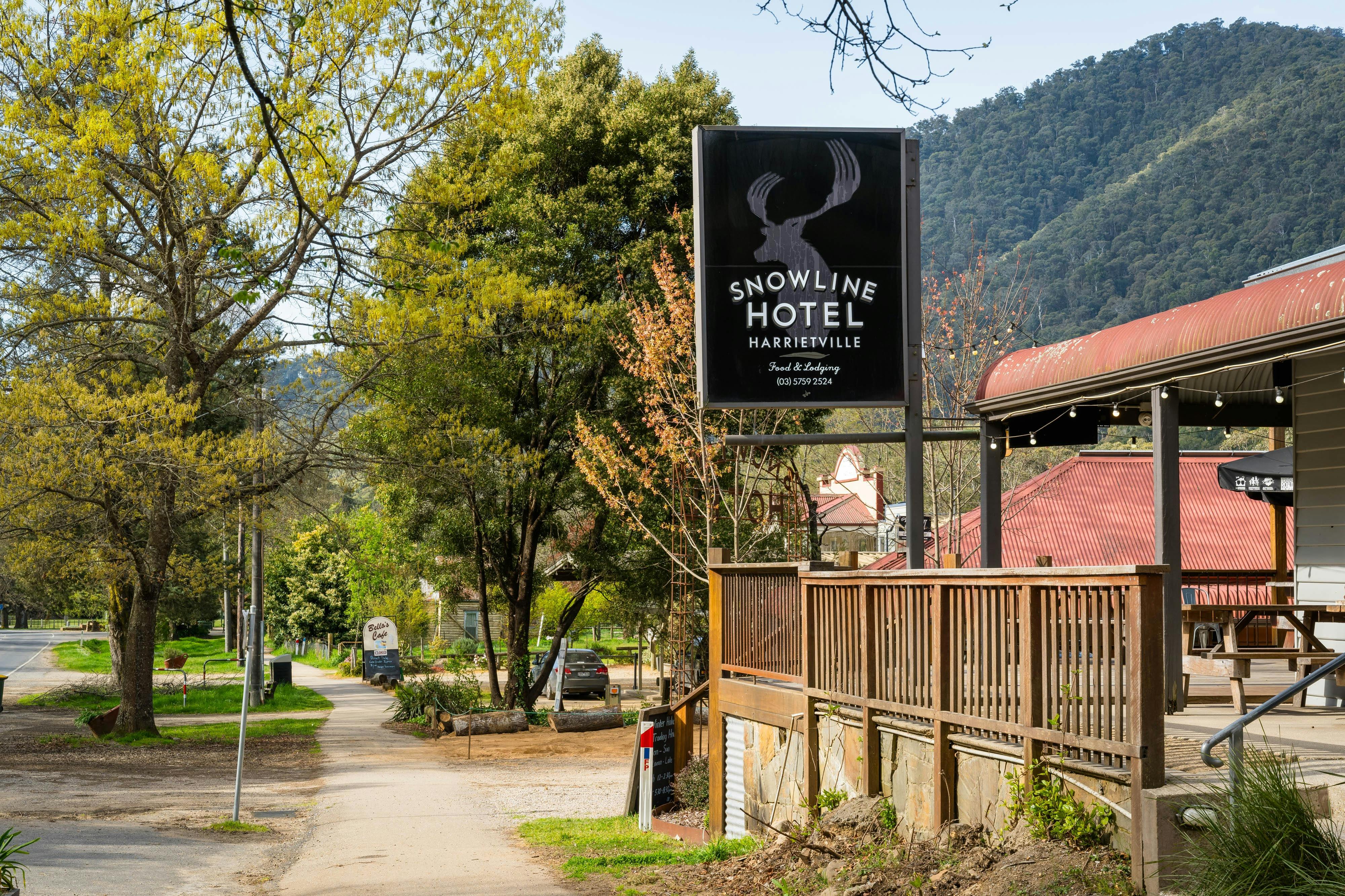 Snowline Hotel