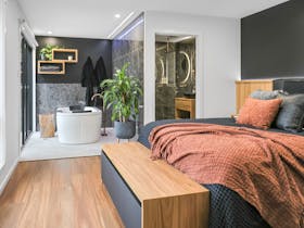 Bedroom and spa farm stay limestone coast South Australia