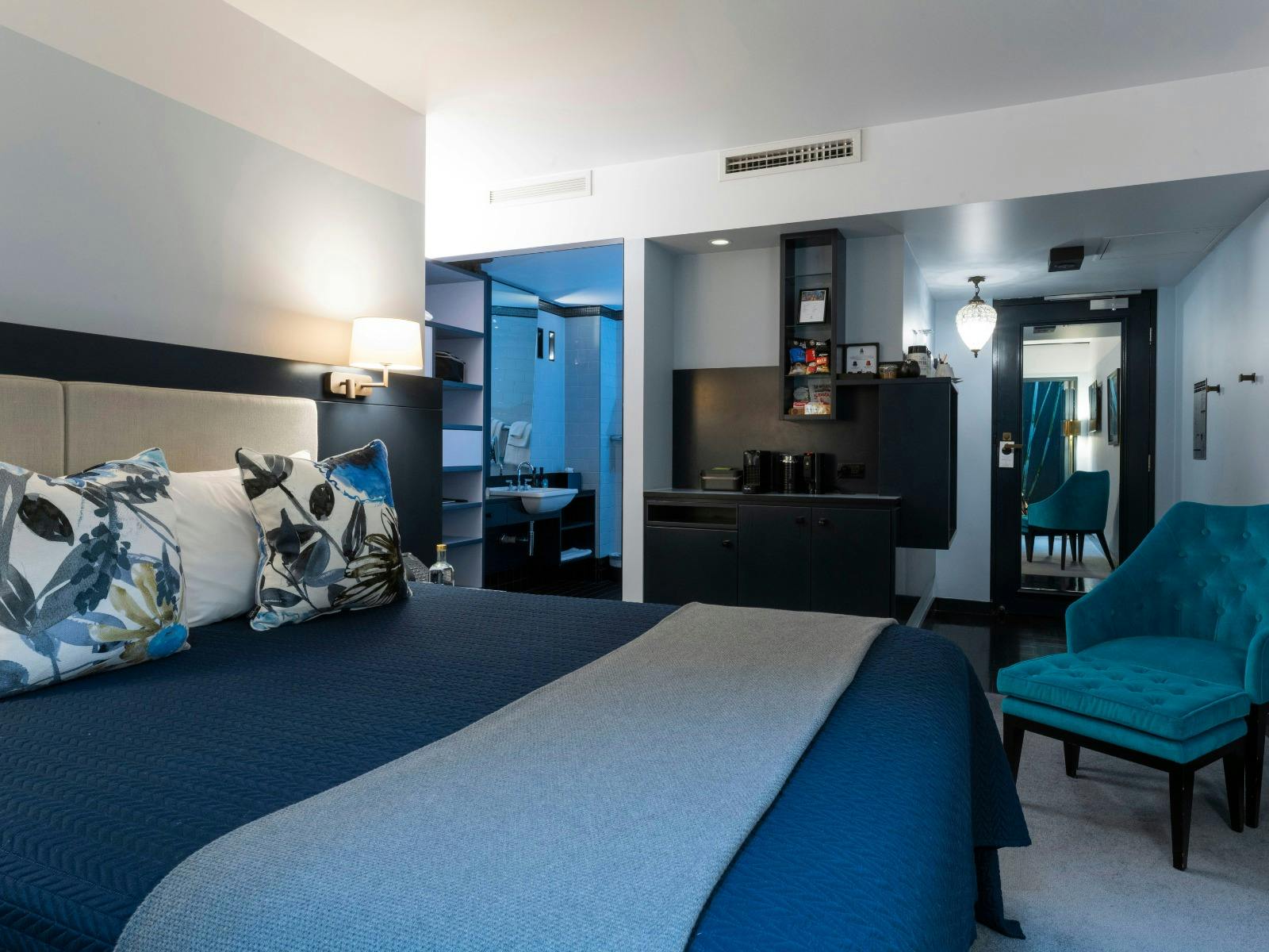 Accessible Executive Queen Room Accessible Executive Queen Room
