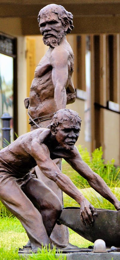 Yarri and Jacky Jacky sculpture