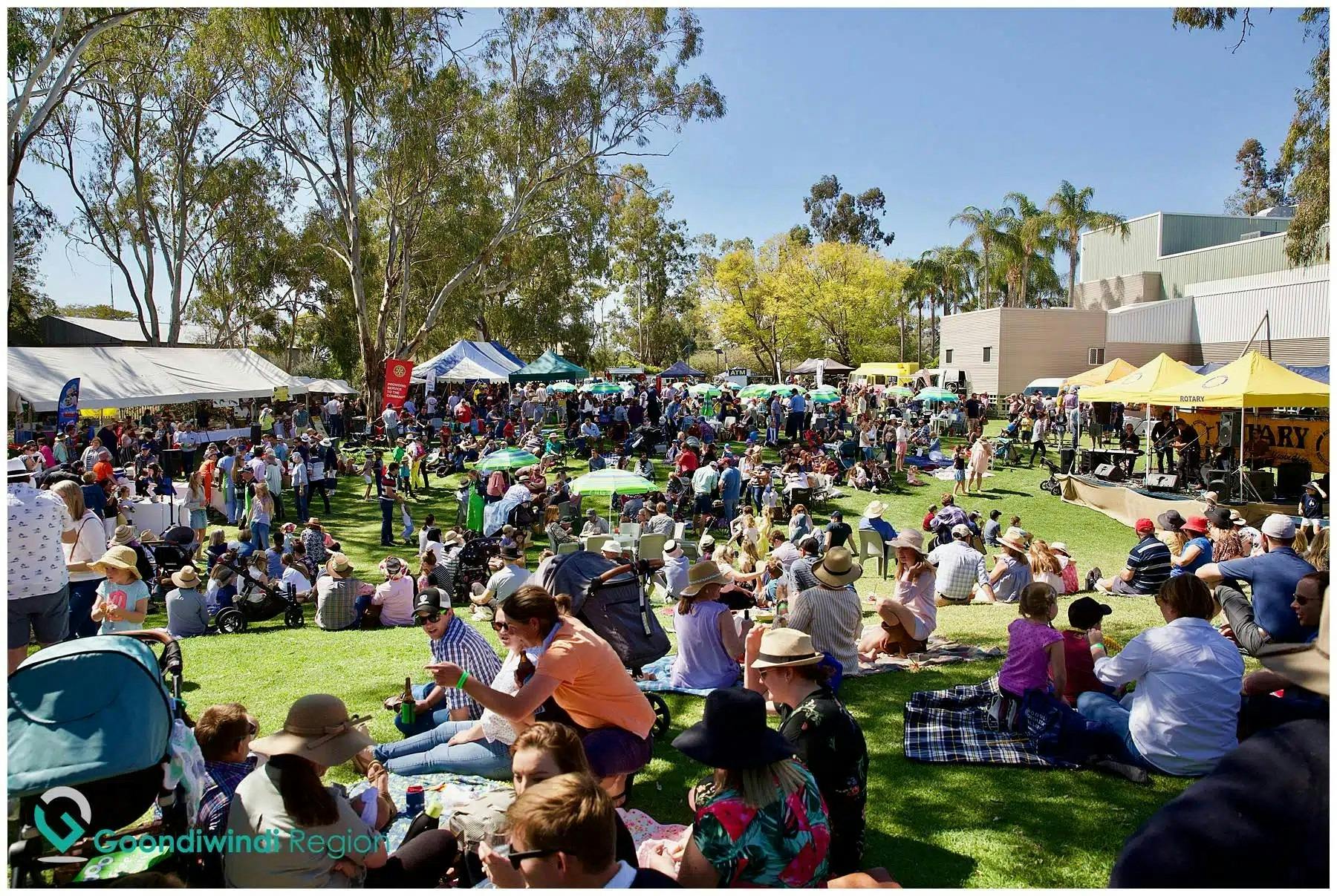 Image depicting the crowd in attendance at Gourmet in Gundy