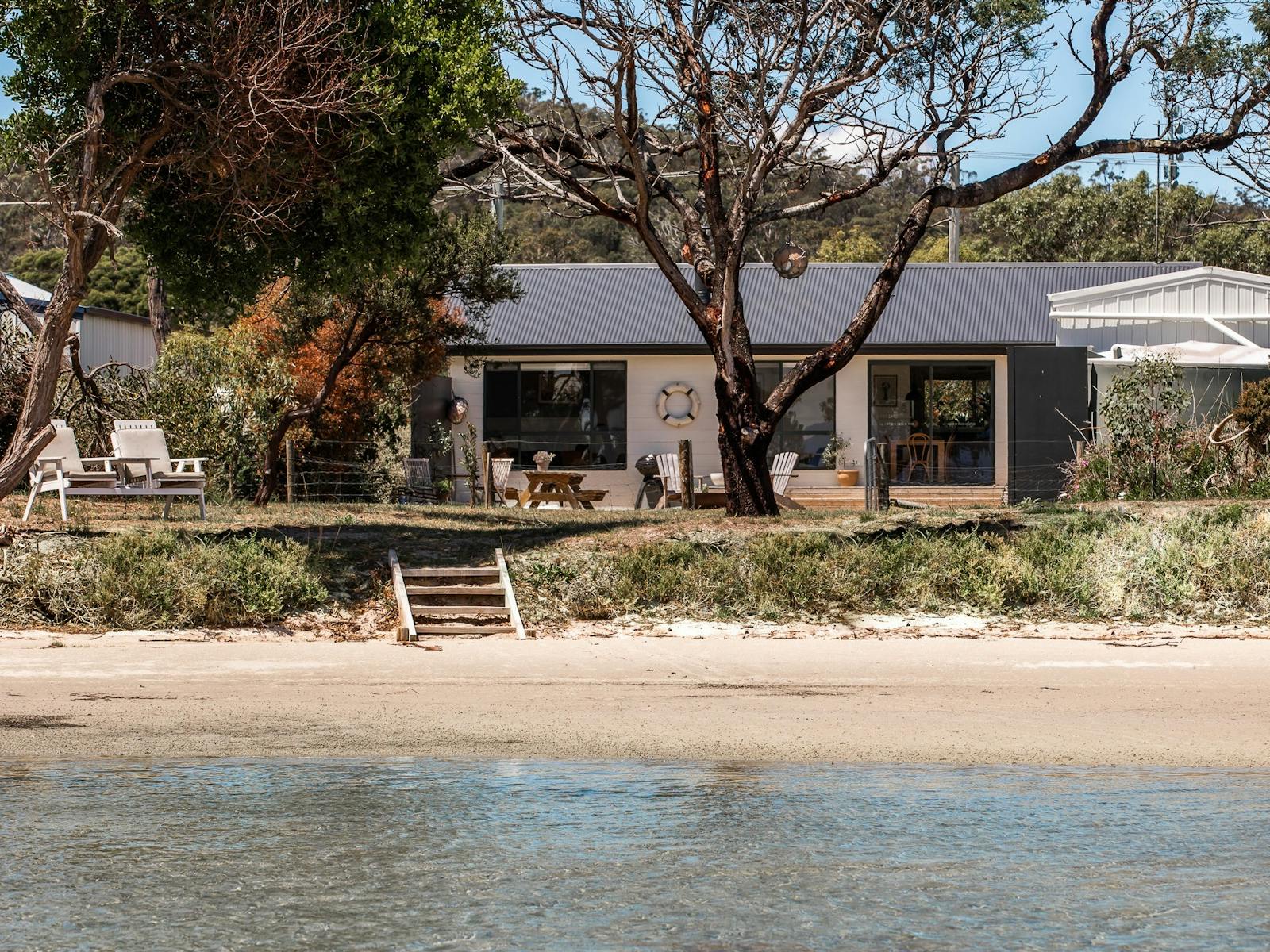 Coles bay cabin