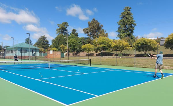 Social Tennis at the Glen Innes Tennis Club