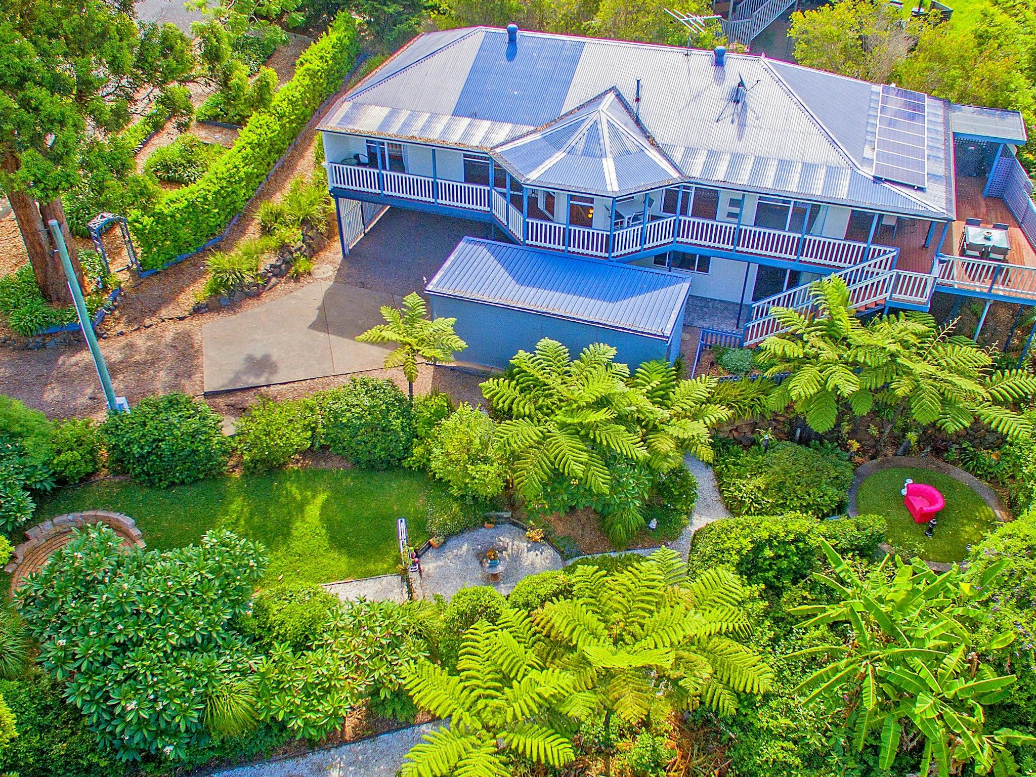 Perched between the peak of Eagle Heights and the scarp of Tamborine Mountain Perched between the peak of Eagle Heights and the scarp of Tamborine Mountain