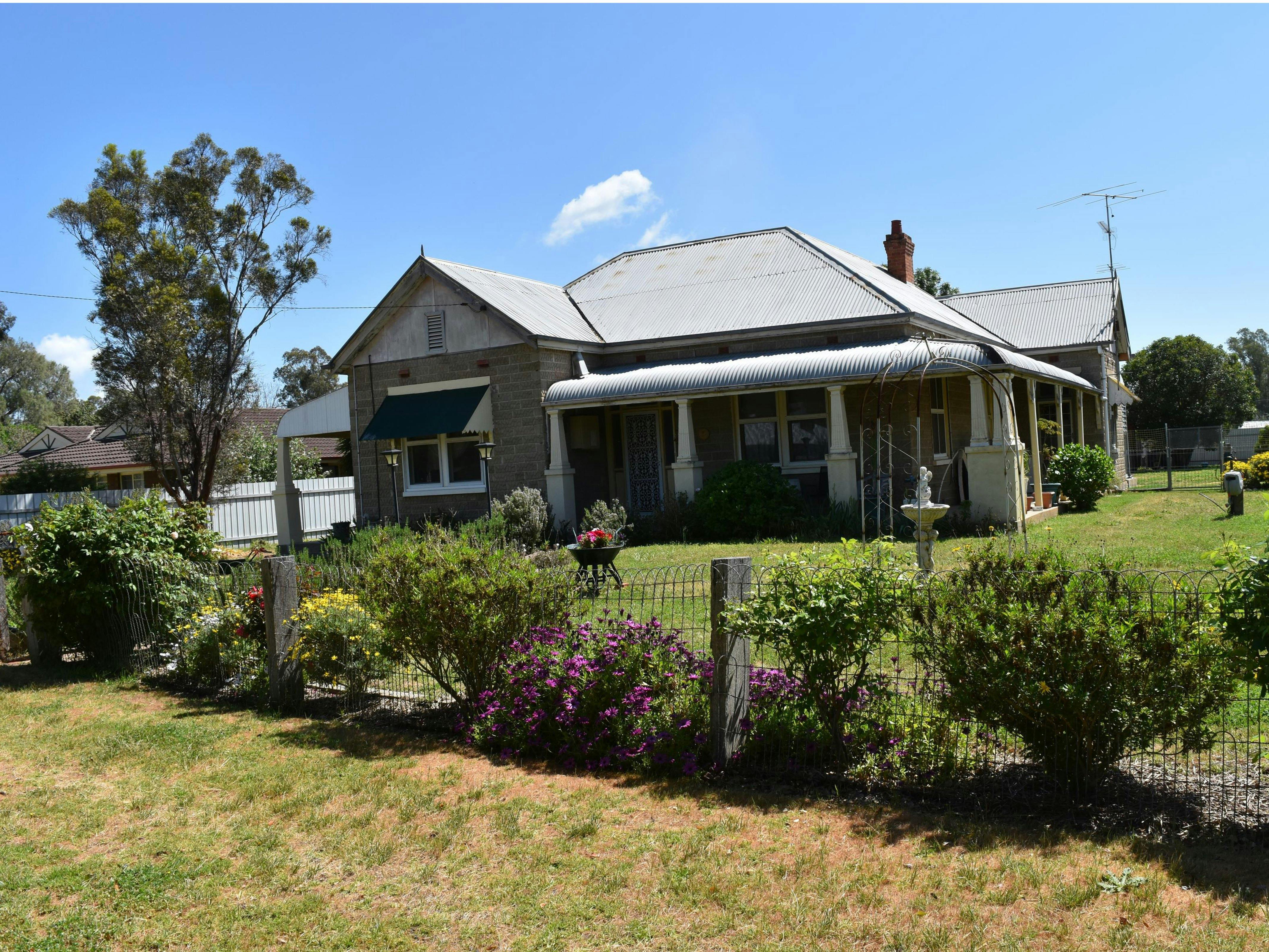 Henty Homestay B And B | NSW Holidays & Accommodation, Things To Do ...