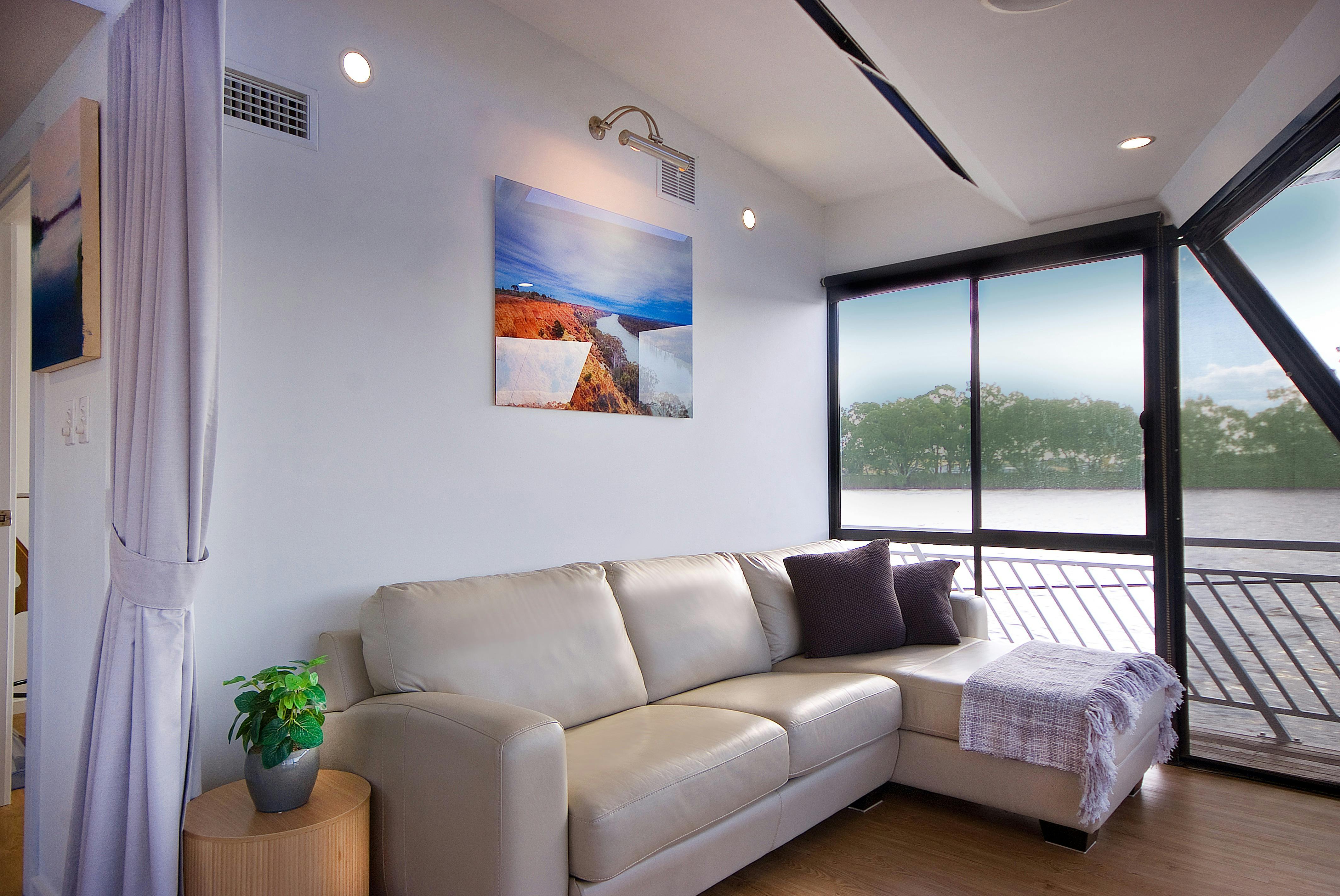 River Breez front lounge