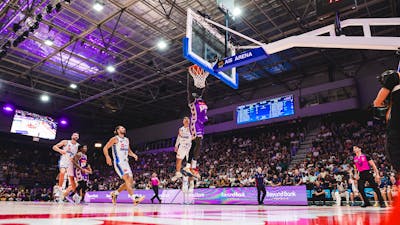 Kings dunk in game against 36ers