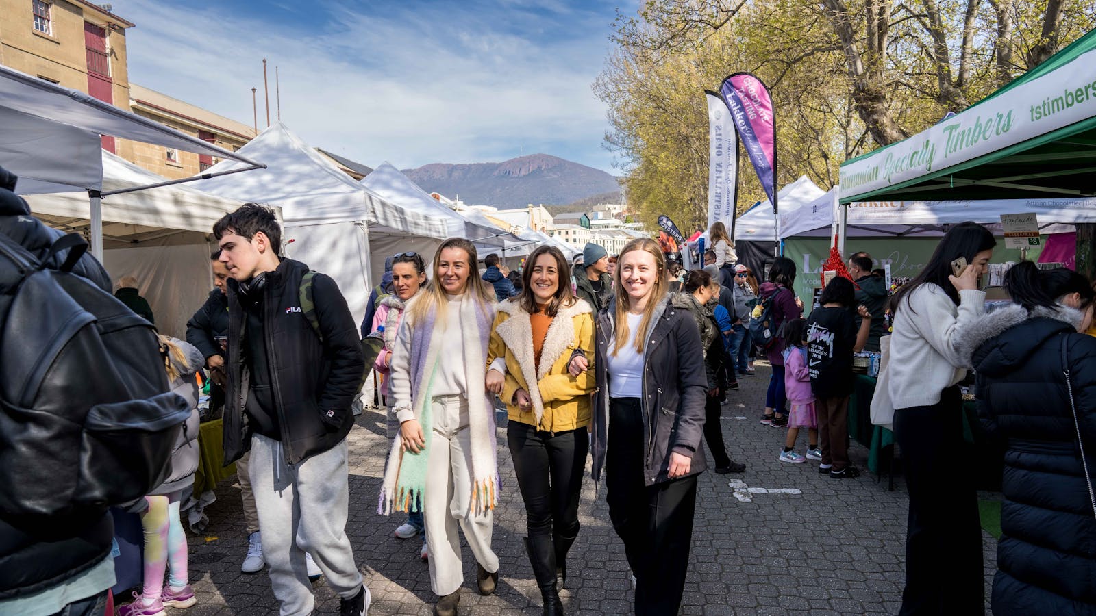 Over 300 stalls to browse every Saturday