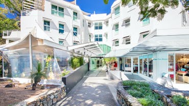 entranceway to Emerald Resort Noosa